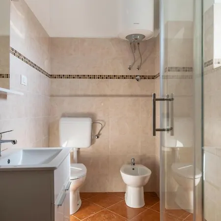 4 Bedroom Lovely In * Hrboki