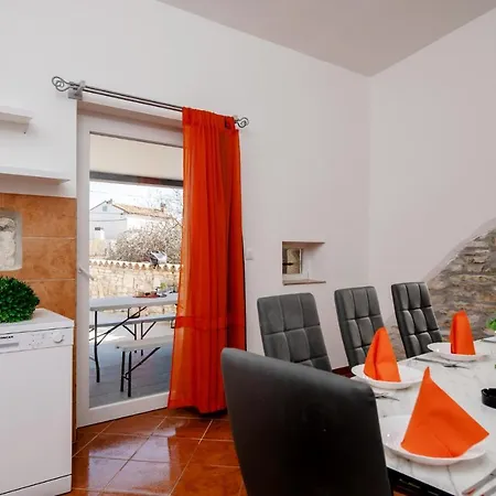 4 Bedroom Lovely In * Hrboki