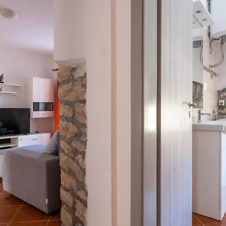 Сasa de vacaciones 4 Bedroom Lovely In