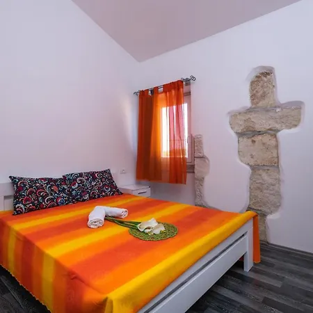 Сasa de vacaciones 4 Bedroom Lovely In