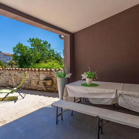 4 Bedroom Lovely In * Hrboki