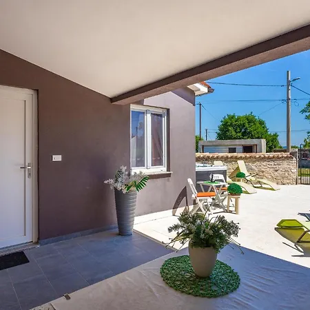 4 Bedroom Lovely In Сasa de vacaciones